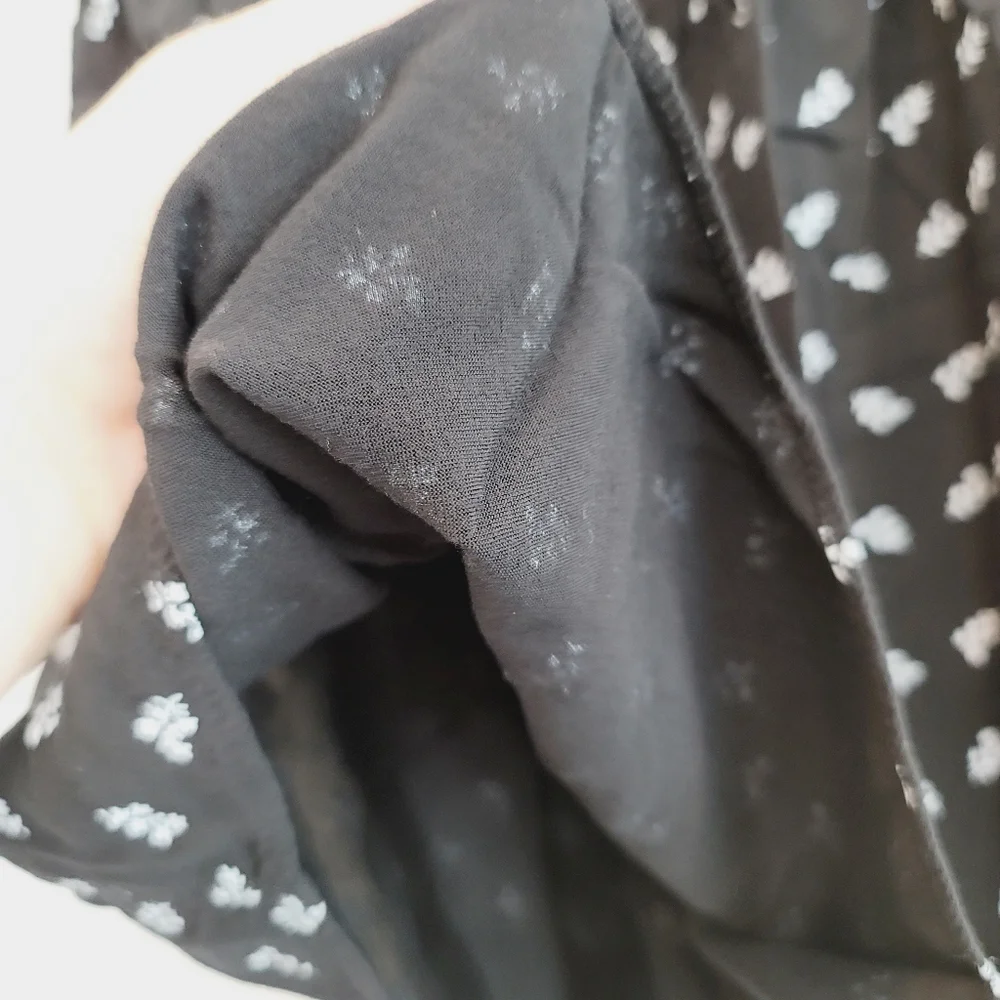 Mossimo Ebony Leaf Print Skater Skirt Size Small - Picture 4 of 10